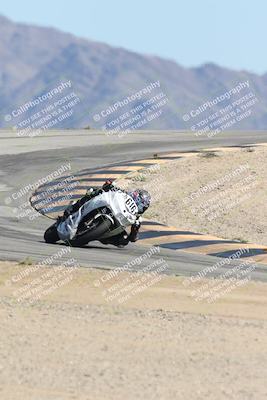 media/Oct-05-2025-CVMA (Sun) [[beeef4f201]]/Race 11-500-400(4)-350 Supersport/